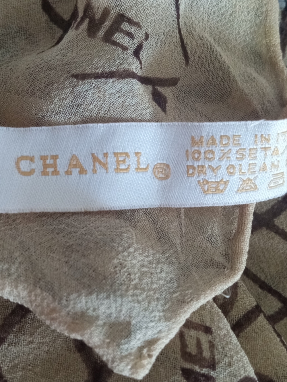 Chanel Scarf - Picture 4 of 4